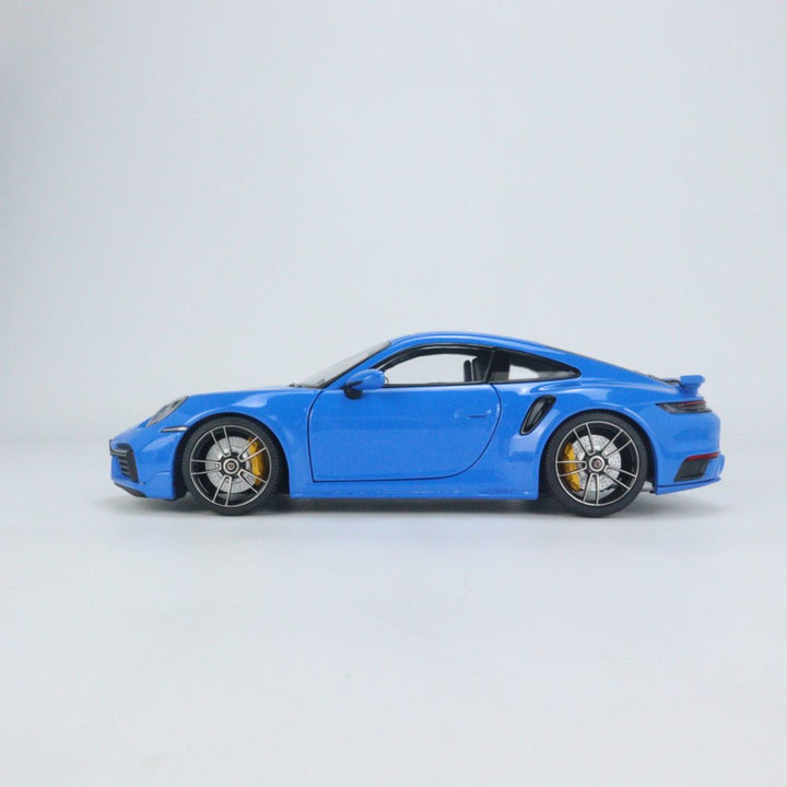 MINICHAMPS 1:18 Porsche 911 992 Turbo S (911 Turbo Sport) 113069172
