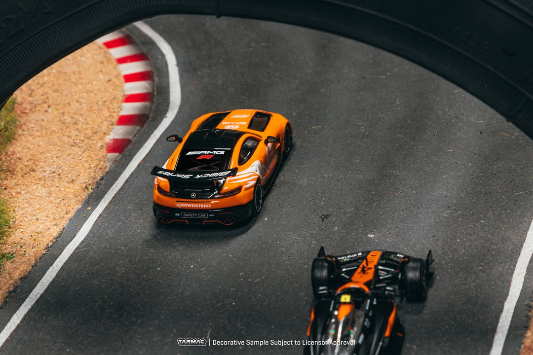 [Preorder] Tarmac Works 1:64 Mercedes-Benz AMG GT Black Series Safety Car of British GP 2025 – Global64 – Limited Edition T64G-042-SCB-B