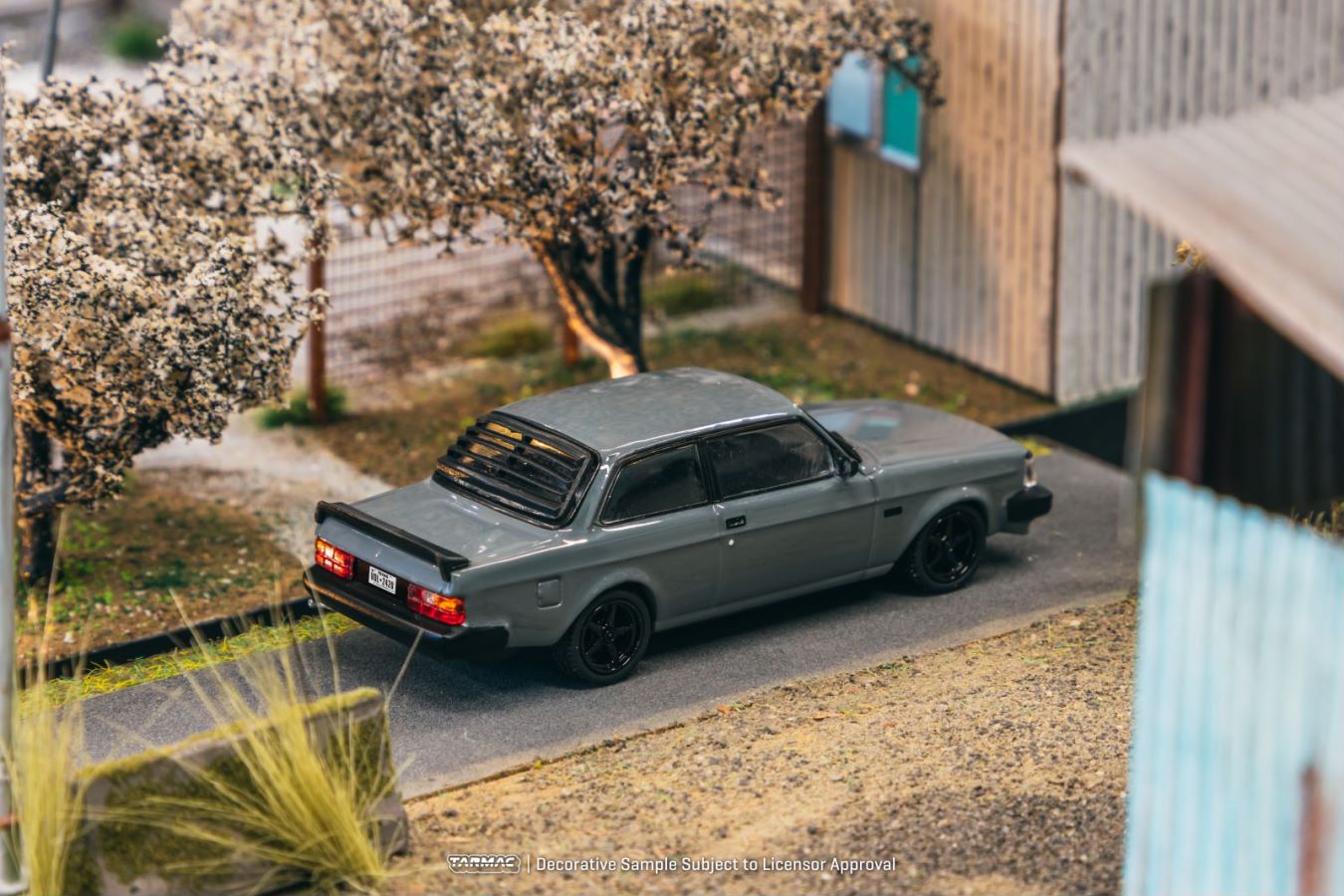 Tarmac Works 1:64 Volvo 242 Custom Grey T64R-050-GRY – Horizon Diecast