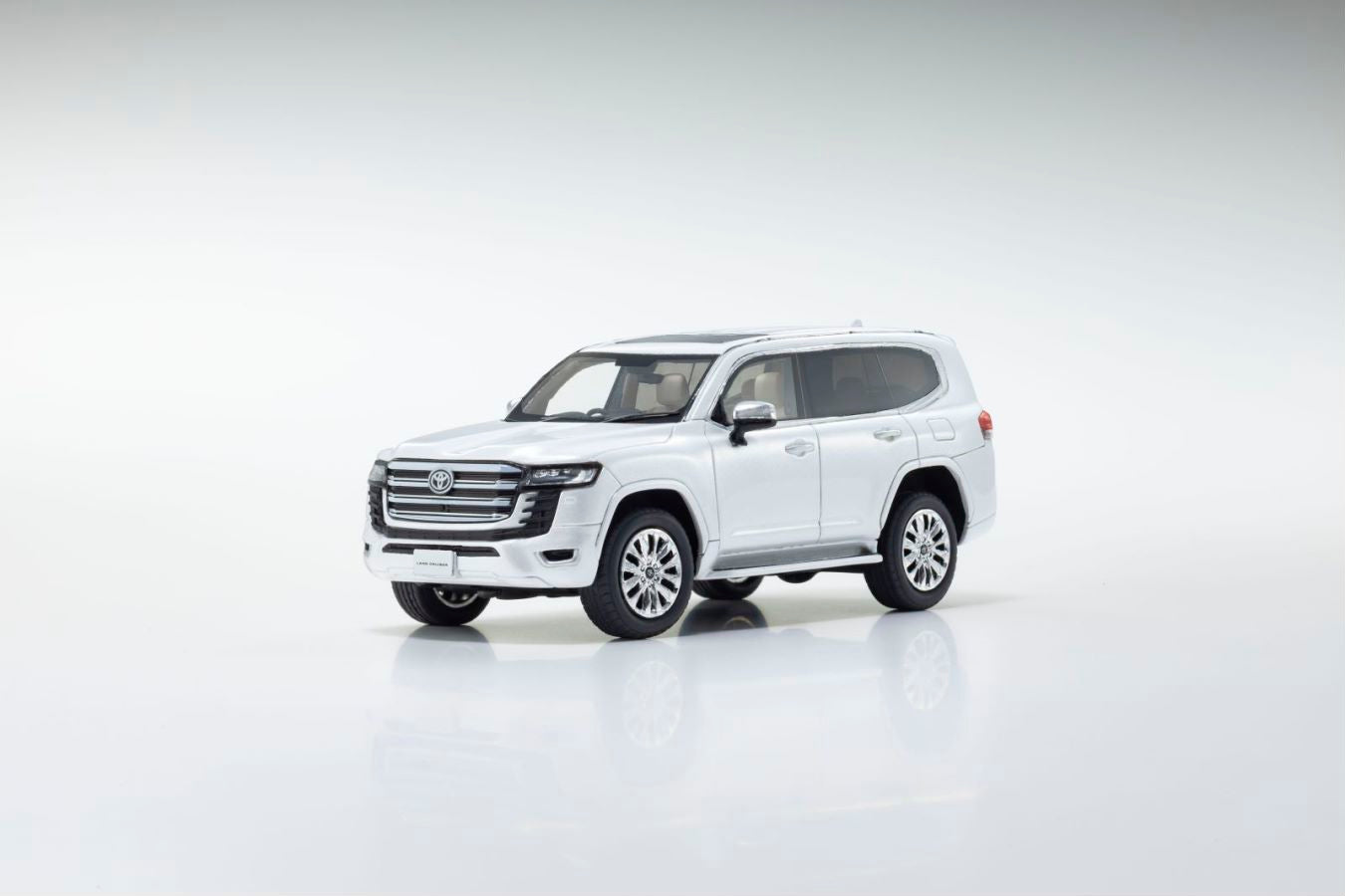 Kyosho 1:43 Toyota Land Cruiser ZX White – Horizon Diecast