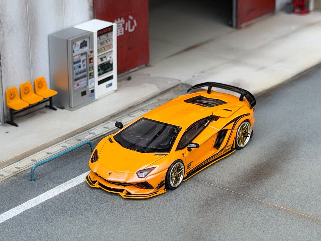 [Preorder] Rotating Wheel 1:64 Rowen Lamborghini Aventador S - Iridescent Yellow