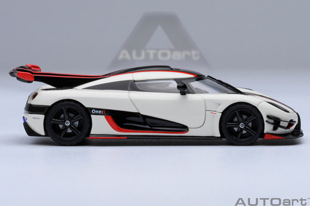 AutoArt 1:64 Koenigsegg One:1 Pebble White 20041