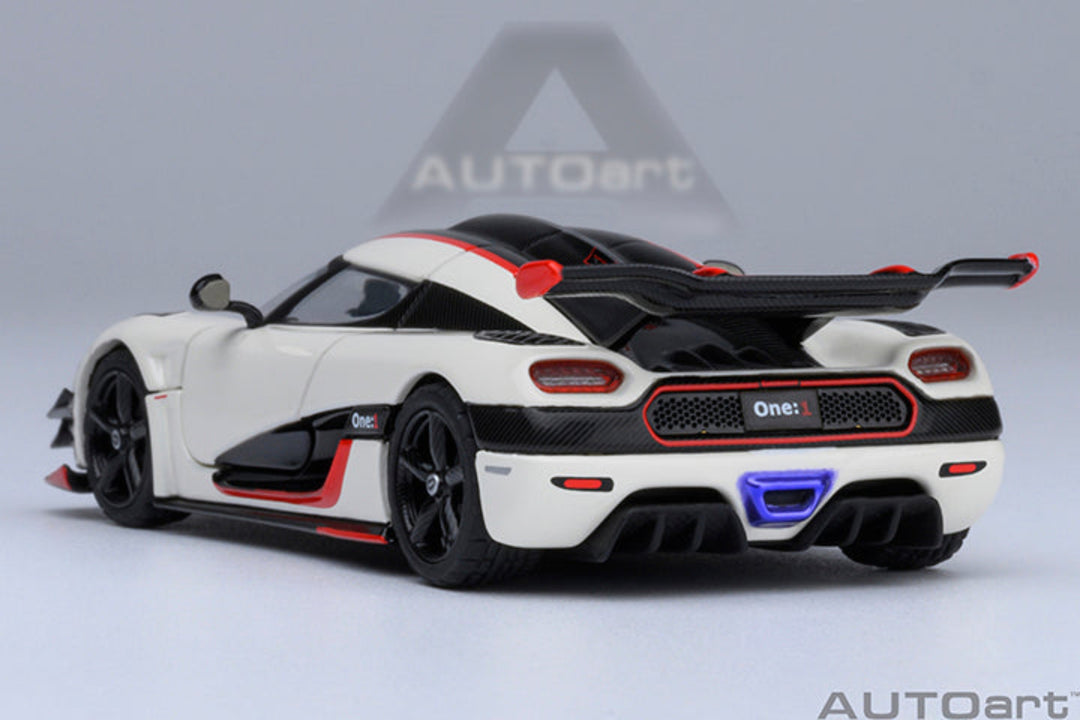 AutoArt 1:64 Koenigsegg One:1 Pebble White 20041