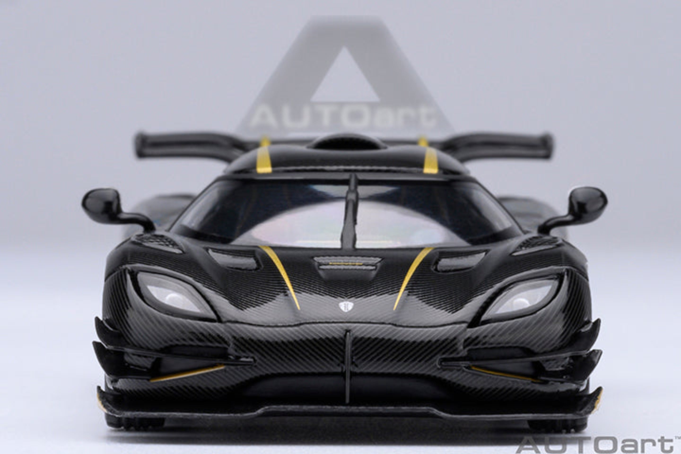 AutoArt 1:64 Koenigsegg One: 1 - Gold Stripes 20043