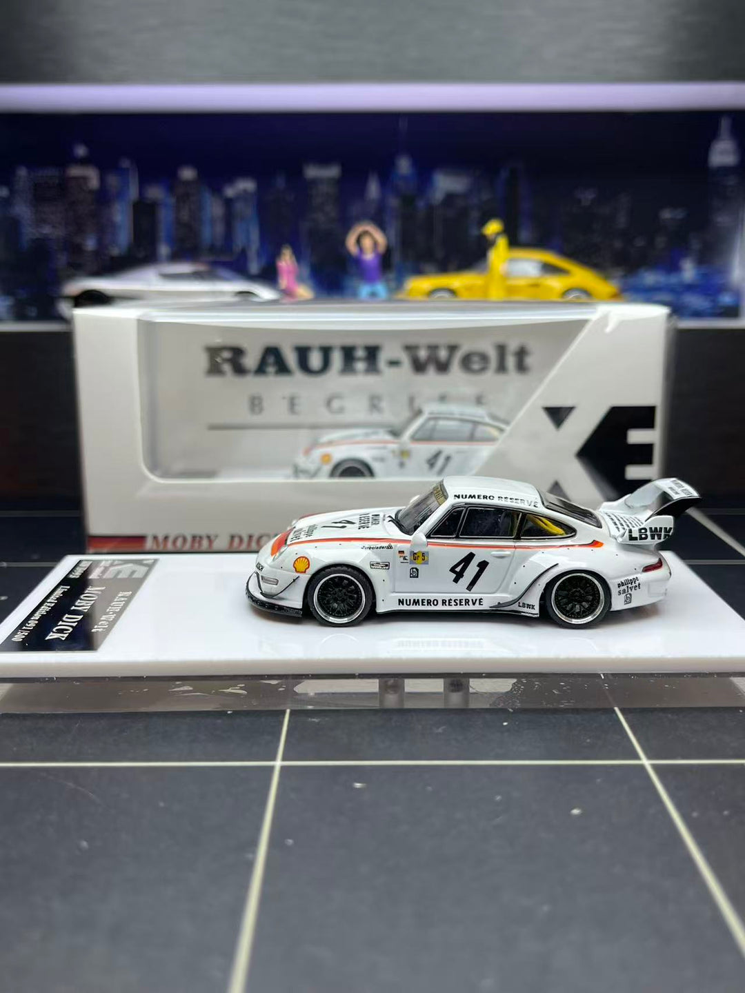 XKE 1:64 Porsche RWB993 - White 