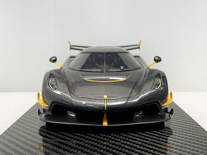 [Preorder] Frontiart 1:18 Koenigsegg Jesko Carbon Gold resin