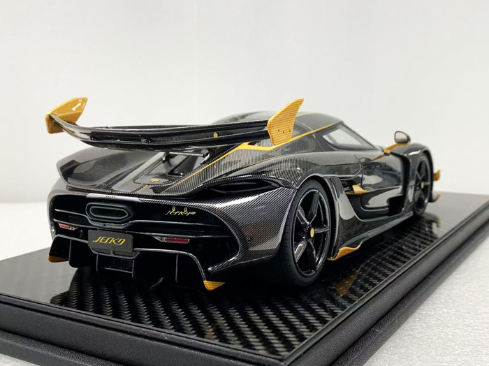 [Preorder] Frontiart 1:18 Koenigsegg Jesko Carbon Gold resin