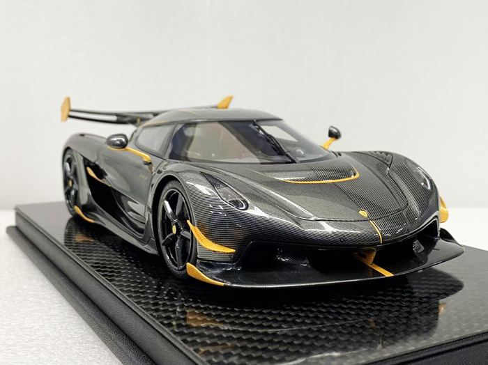 [Preorder] Frontiart 1:18 Koenigsegg Jesko Carbon Gold resin