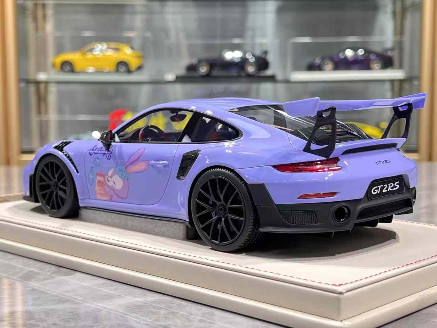 Vehicle Art 1:18 Porsche 911 GT2 RS Weissach - 4 Colors – Horizon