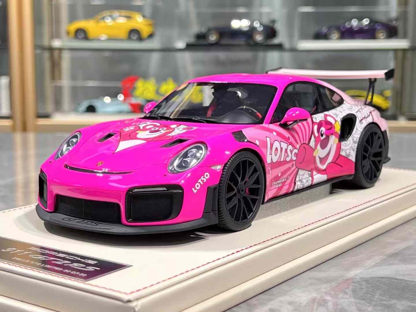 Vehicle Art 1:18 Porsche 911 GT2 RS Weissach - 4 Colors – Horizon