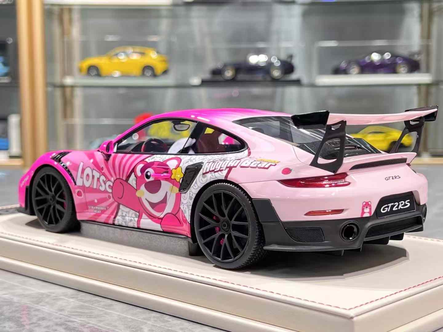 Vehicle Art 1:18 Porsche 911 GT2 RS Weissach - 4 Colors – Horizon