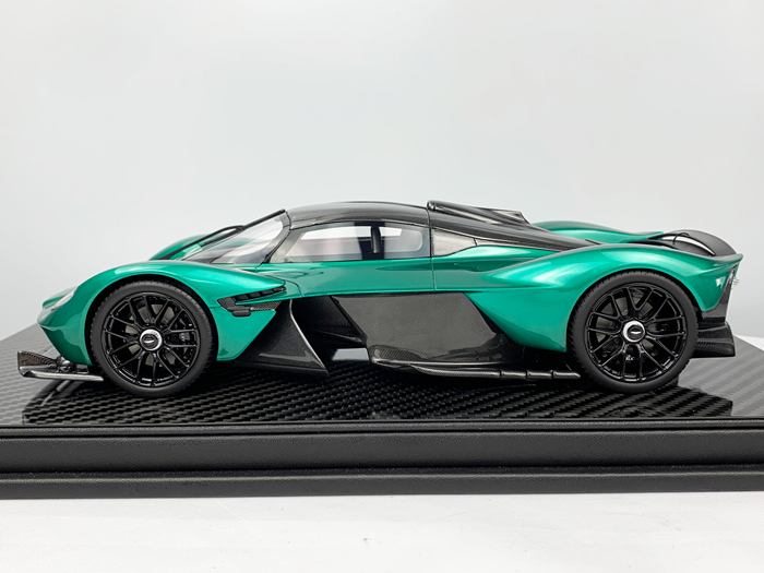 [Preorder] Frontiart 1:18 Aston Martin Valkyrie (2 Colors) F106-60/F106-13