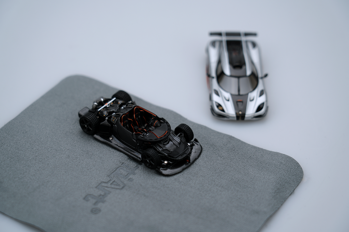 Frontiart 1:64 Koenigsegg One:1 Silver Open Resin Model F150-10