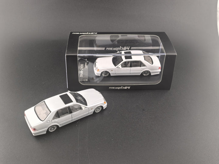 Fine works 1:64 Mercedes BENZ W140 - Pearl White