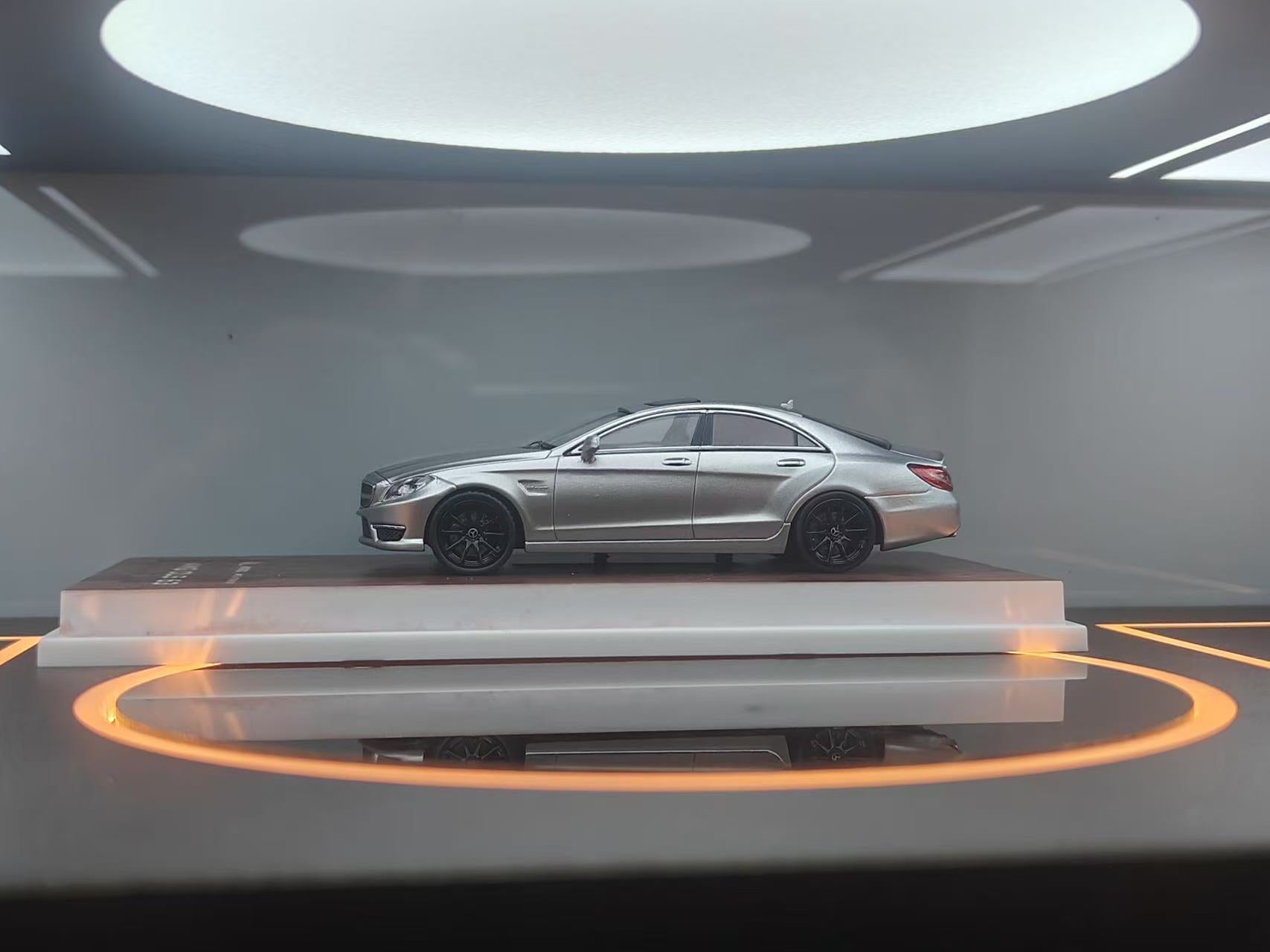 1\64 メルセデス CLS 63 MERCEDES BENZ CLS 63 AMG PEARL WHITE 1/64 DIECAST CAR BY