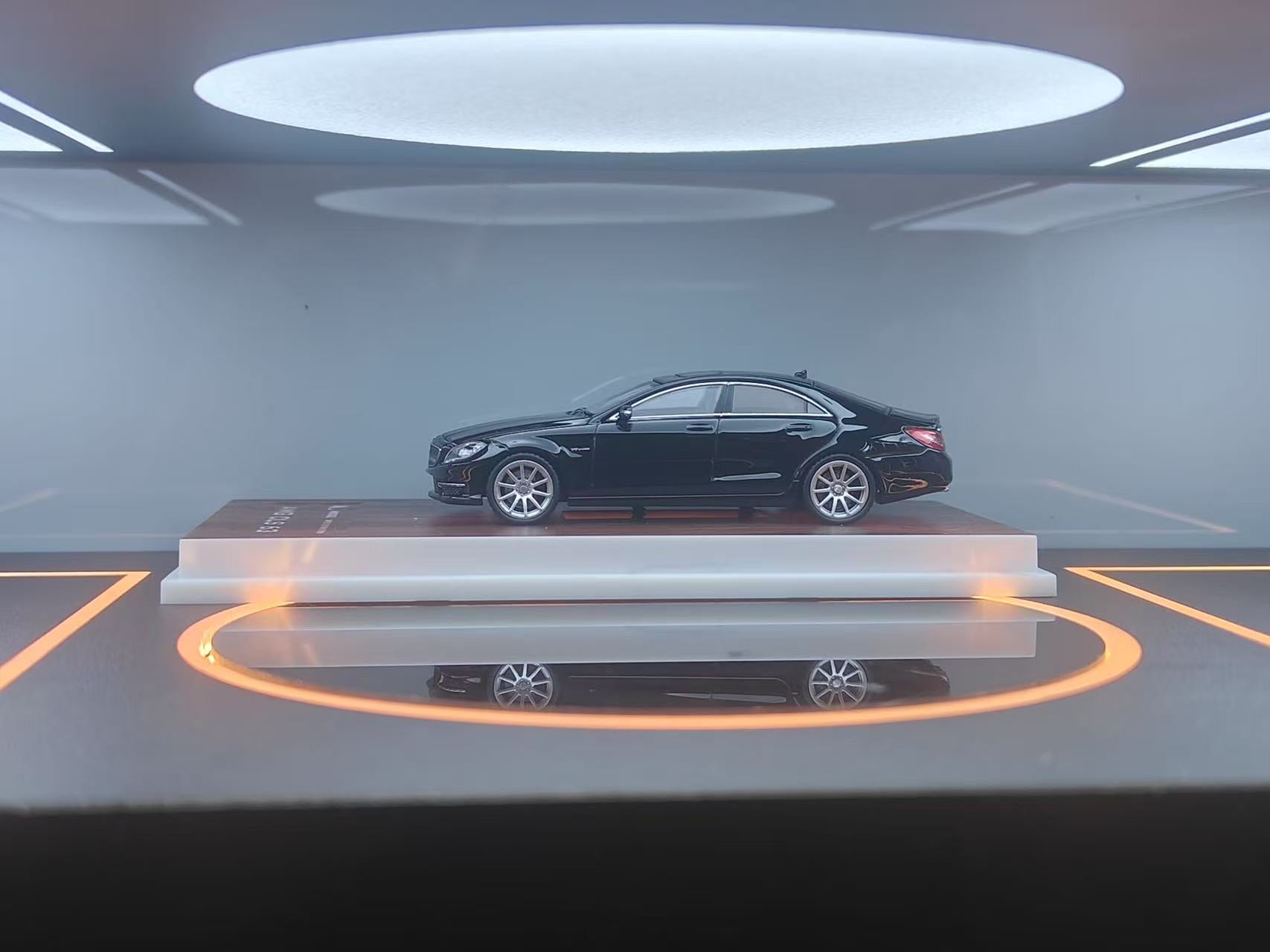 MJ Model 1:64 Mercedes Benz AMG cls63 Sedan version Early Style (3