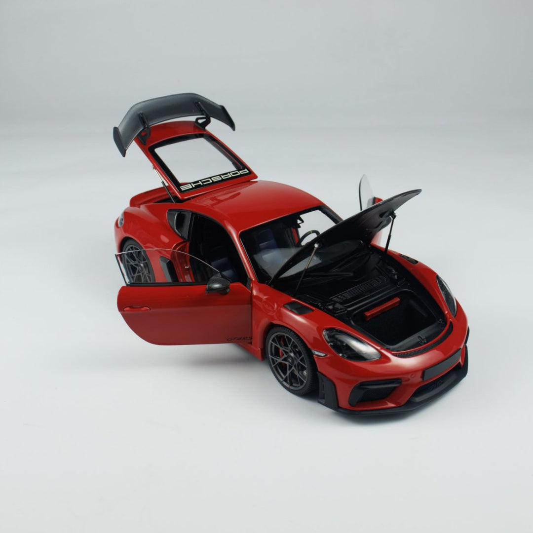 Minichamps 1:18 Caymen 718 Caymen GT4 RS Weissach Package