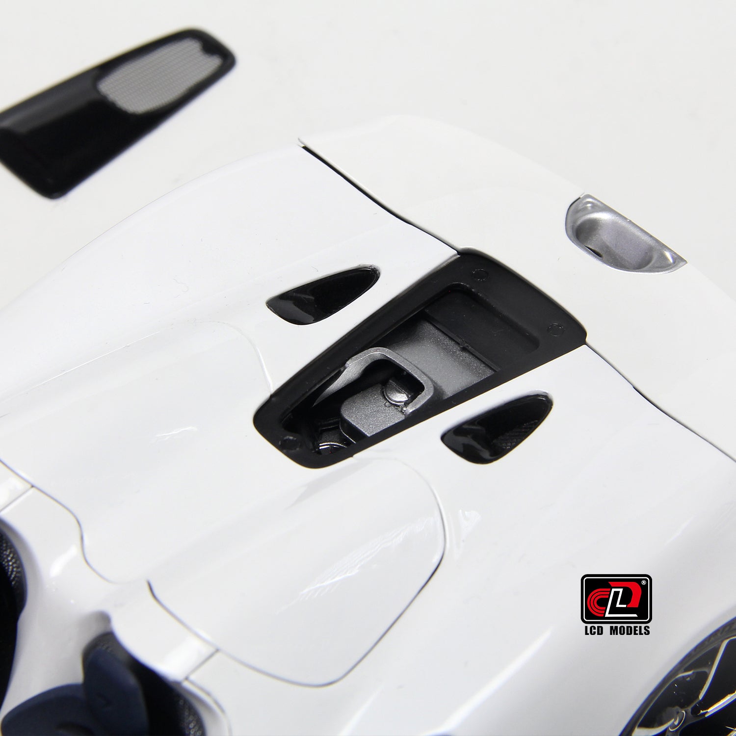 Preorder] LCD 1:18 McLaren ELVA - White LCD18015-WH – Horizon Diecast