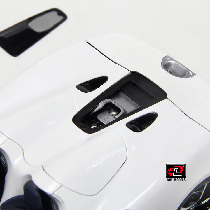 [Preorder] LCD 1:18 McLaren ELVA - White LCD18015-WH