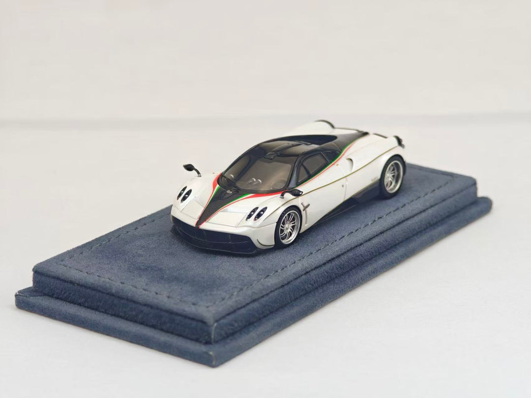 [Preorder] GRADE PRO 1:64 Pagani Huayra (6 Colours)