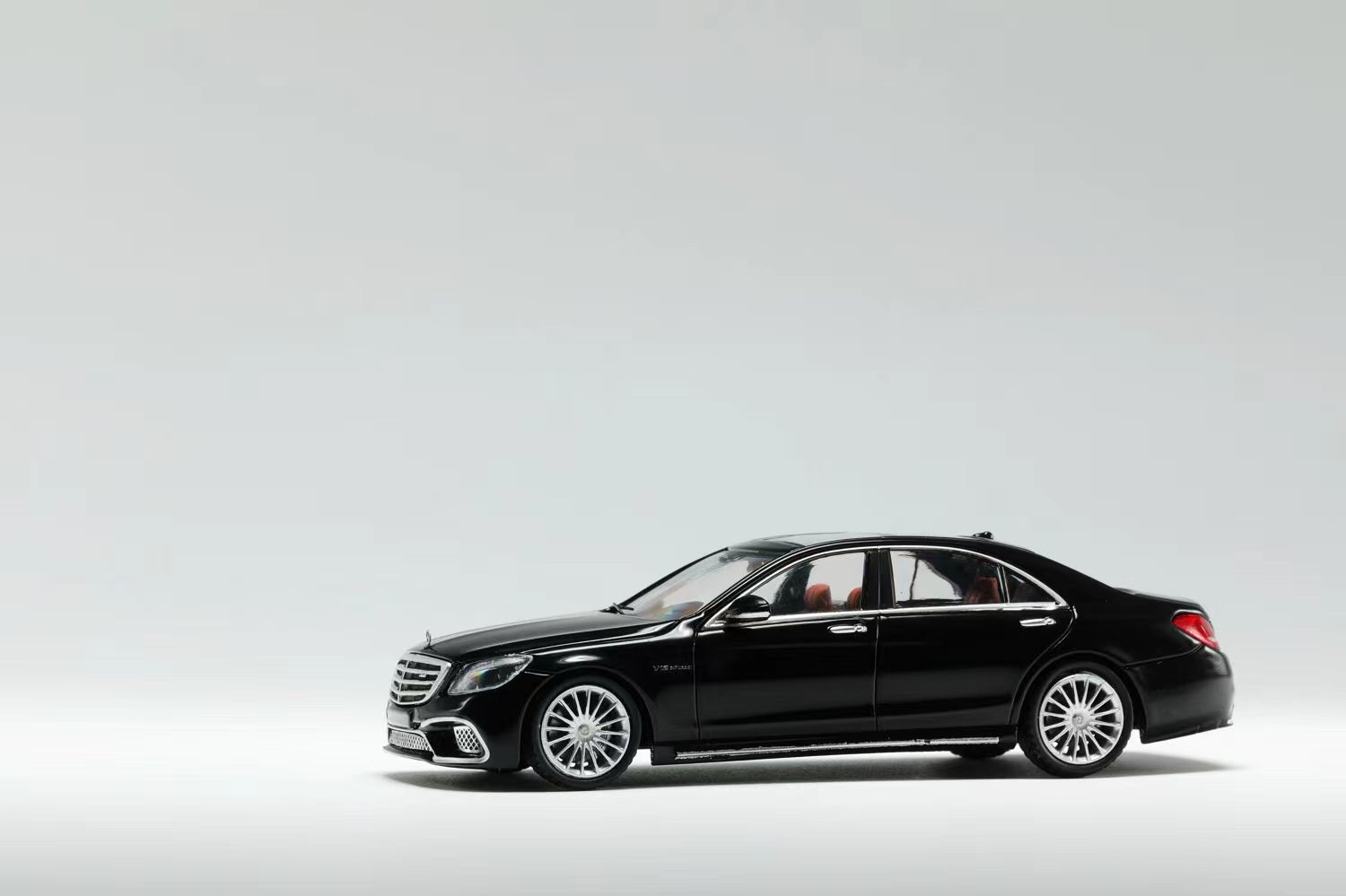 【新品】Kingmodel 1/64 メルセデス S63 CLS63 新品】Kingmodel 1/64 メルセデス S63 CLS63 1/64 King Model