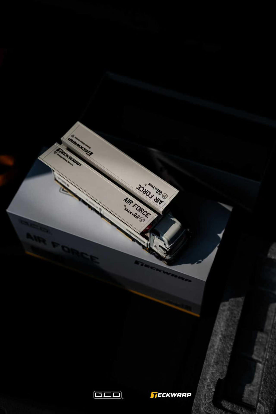 [Preorder] GCD 1:64 Hino Profia 700 combat Grey Livery (DarwinPro &amp;TECKWRAP) 2018 KS-118-688