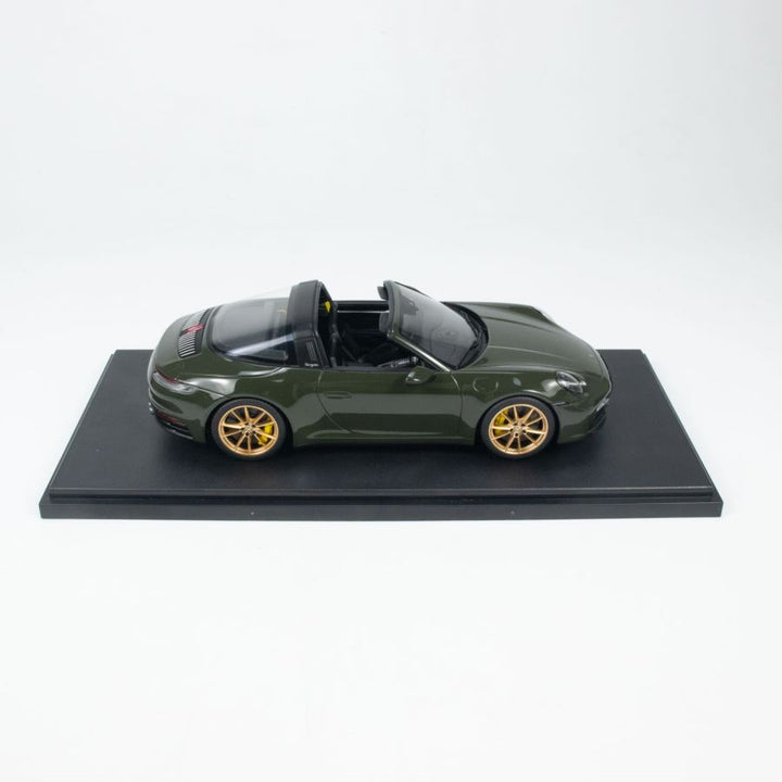 GT Spirit 1:18 PORSCHE 911 (992) TARGA 4S 2020 PTS BLACK OLIVE GREEN