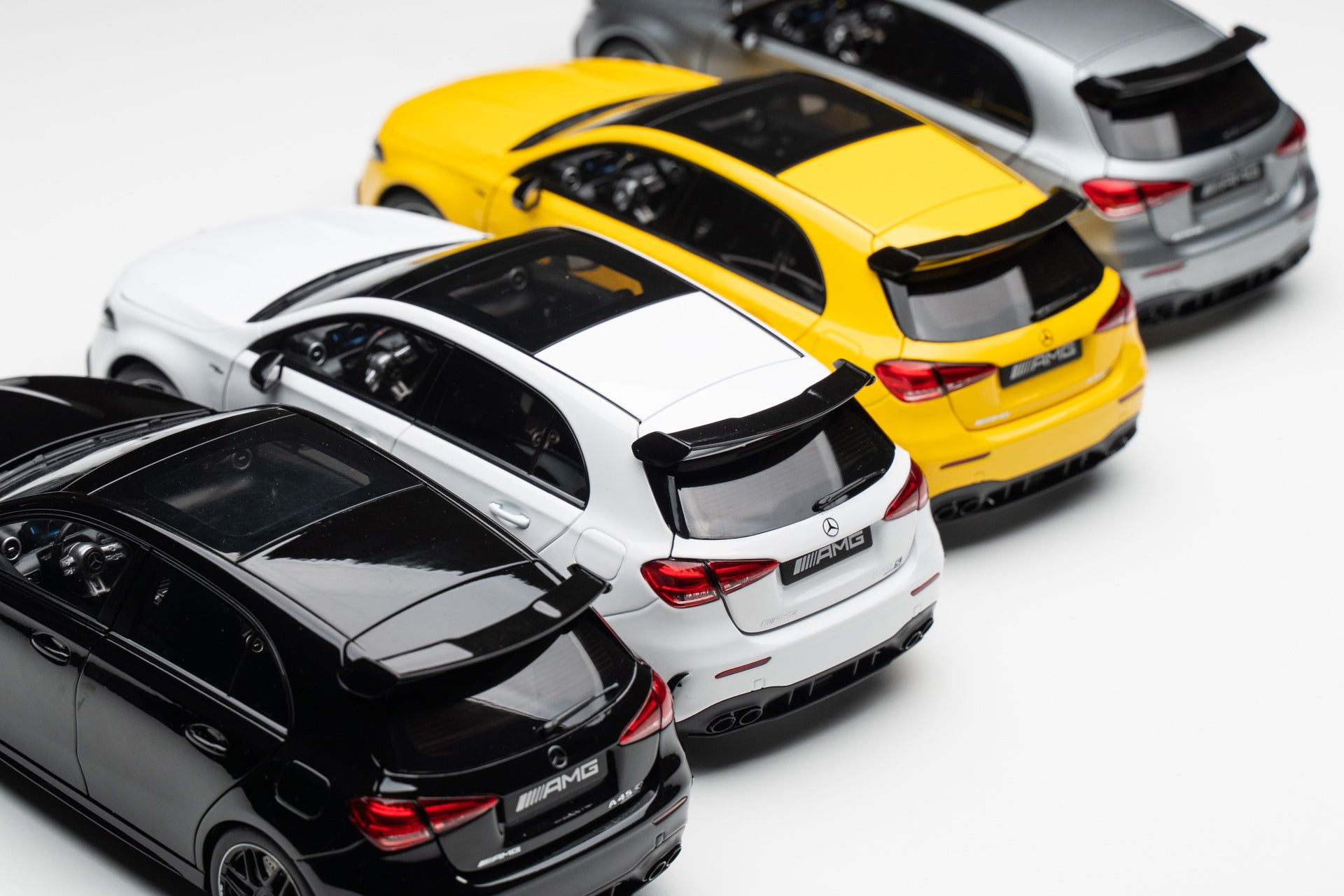 Kiloworks 1:18 Mercedes-Benz AMG A45 S White LHD KLW000303