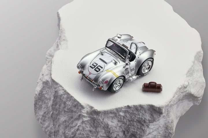 [Preorder] Era Q X DYwork 1:64 Shelby Cobra 427 96# Silver (with luggage bag)