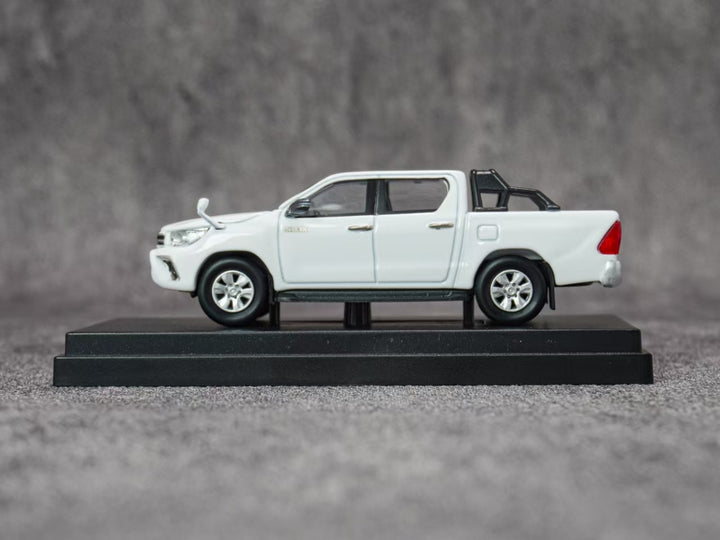 [Preorder] Ebbro Model 1:64 Toyota Hilux - White