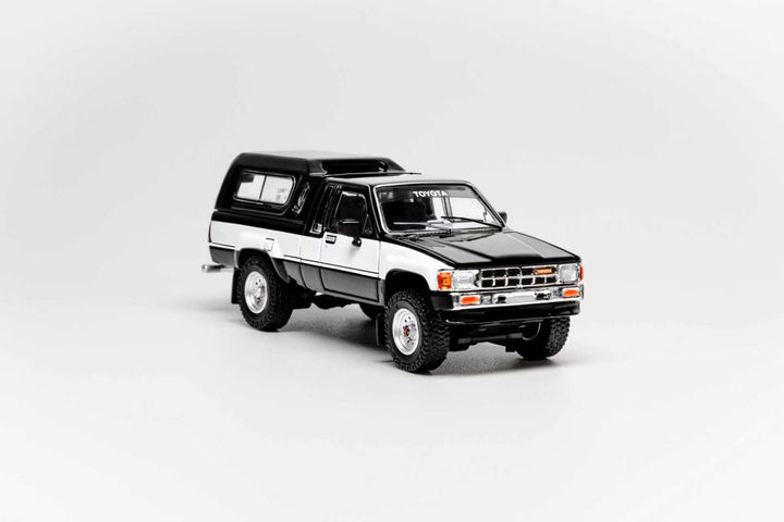 [Preorder] GCD 1:64 Toyota Hilux SR5 XTRA Cab 1985 (LHD) (3 Colours) KS-087-641/ KS-087-642/ KS-087-643