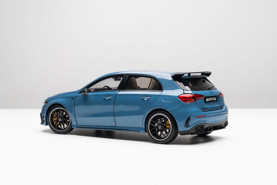 [Preorder] Official Mercedes-Benz 1:18 AMG A45 S Blue 100670