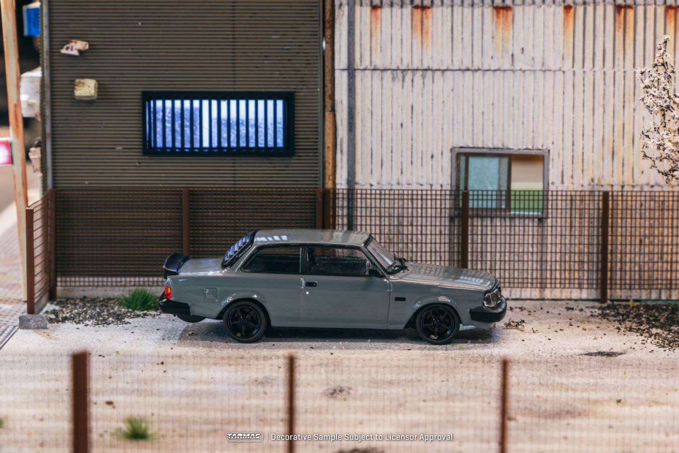 Tarmac Works 1:64 Volvo 242 Custom Grey T64R-050-GRY – Horizon Diecast