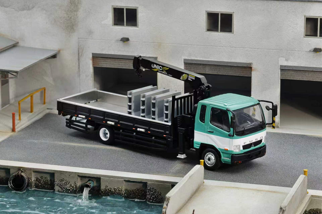 [Preorder] GCD 1:64 Mitsubishi Fuso Fighter(1024) Truck With Crane KS-082-633