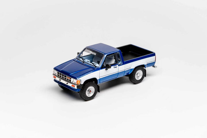 [Preorder] GCD 1:64 Toyota Hilux SR5 XTRA Cab 1985 (LHD) (3 Colours) KS-087-641/ KS-087-642/ KS-087-643