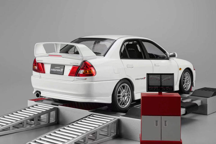 [Preorder] MOTORHELIX 1:18 Mitsubishi Lancer Evolution VI GSR Scottish White/with Dynamometer M84013