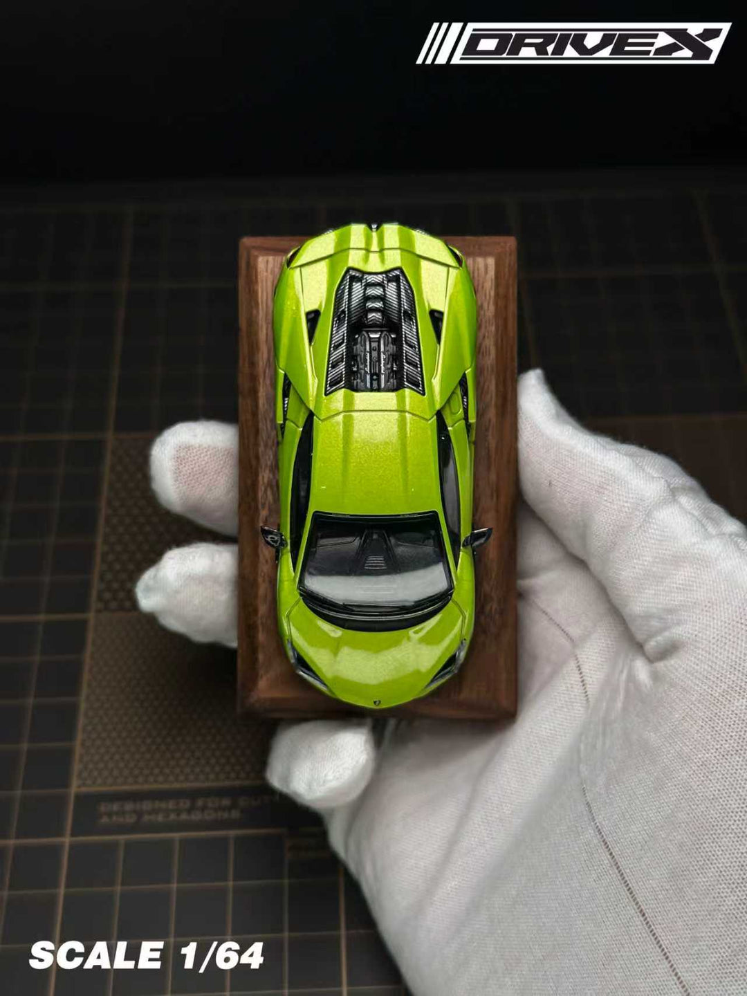 [Preorder] Drive X 1:64 Lamborghini Revuelto Hanging Card Board (7 Colours)