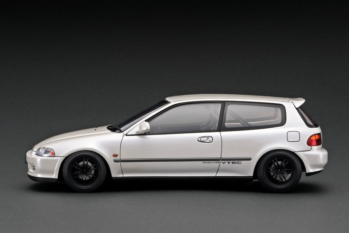 Ignition Model 1:18 Honda CIVIC (EG6) Pearl White With B16A Engine