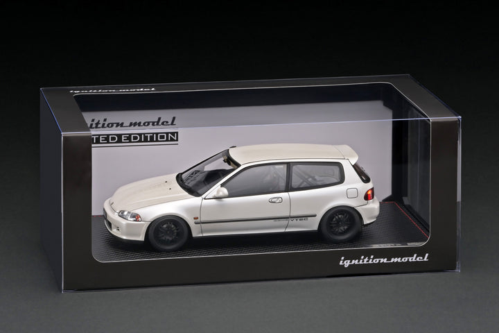 Ignition Model 1:18 Honda CIVIC (EG6) Pearl White With B16A Engine