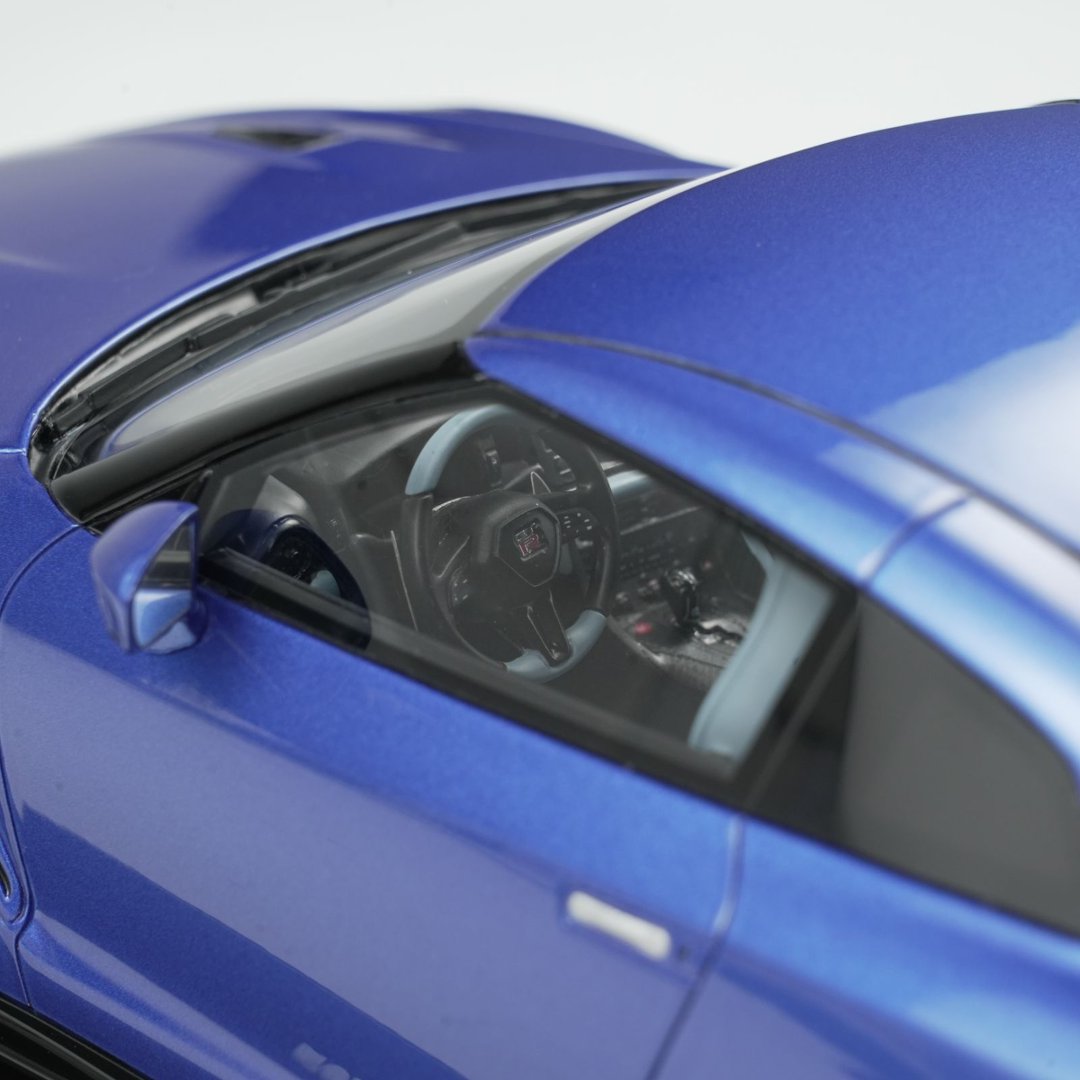 GT Spirit 1:18 NISSAN GT-R SKYLINE EDITION BAYSIDE BLUE 2024 GT521