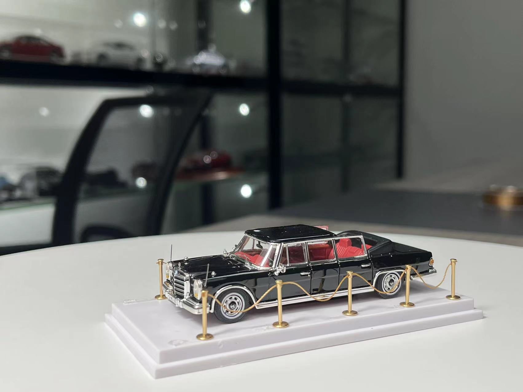 ミニカー AUTOart Mercedes Pullman s600 Amazon.co.jp: メルセデス メイバッハ S 600 プルマン ゴールド 1/18