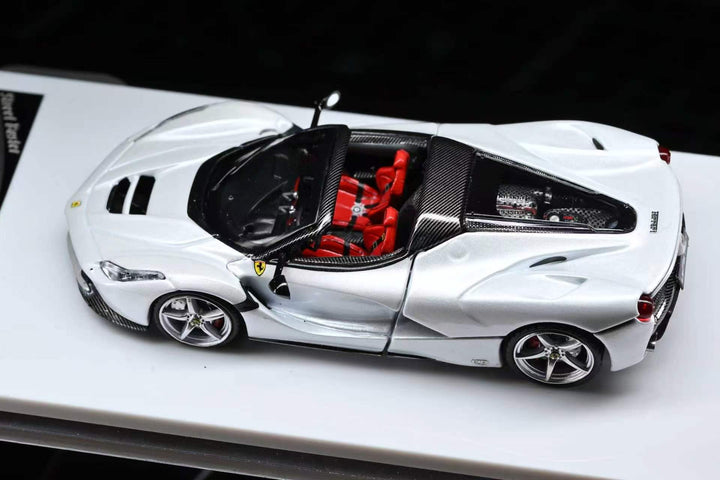 [Preorder] Street Buster 1:64 Ferrari F150 Bianco Avus-Rosso interior