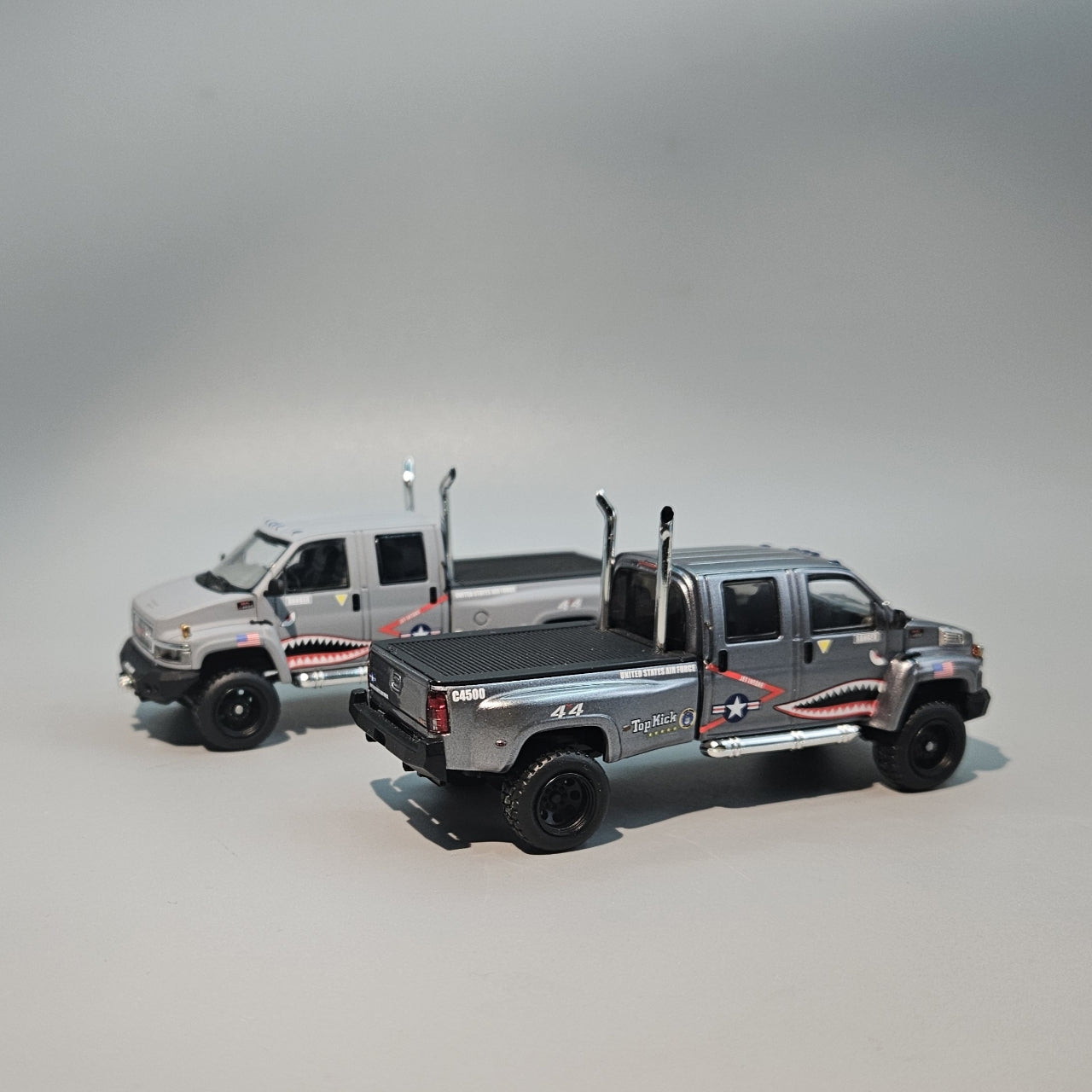 ミニカー GOC 1/64 GMC Top Kick GOC 1:64 Kodiak White /GMC Topkick Limited450 Diecast Model