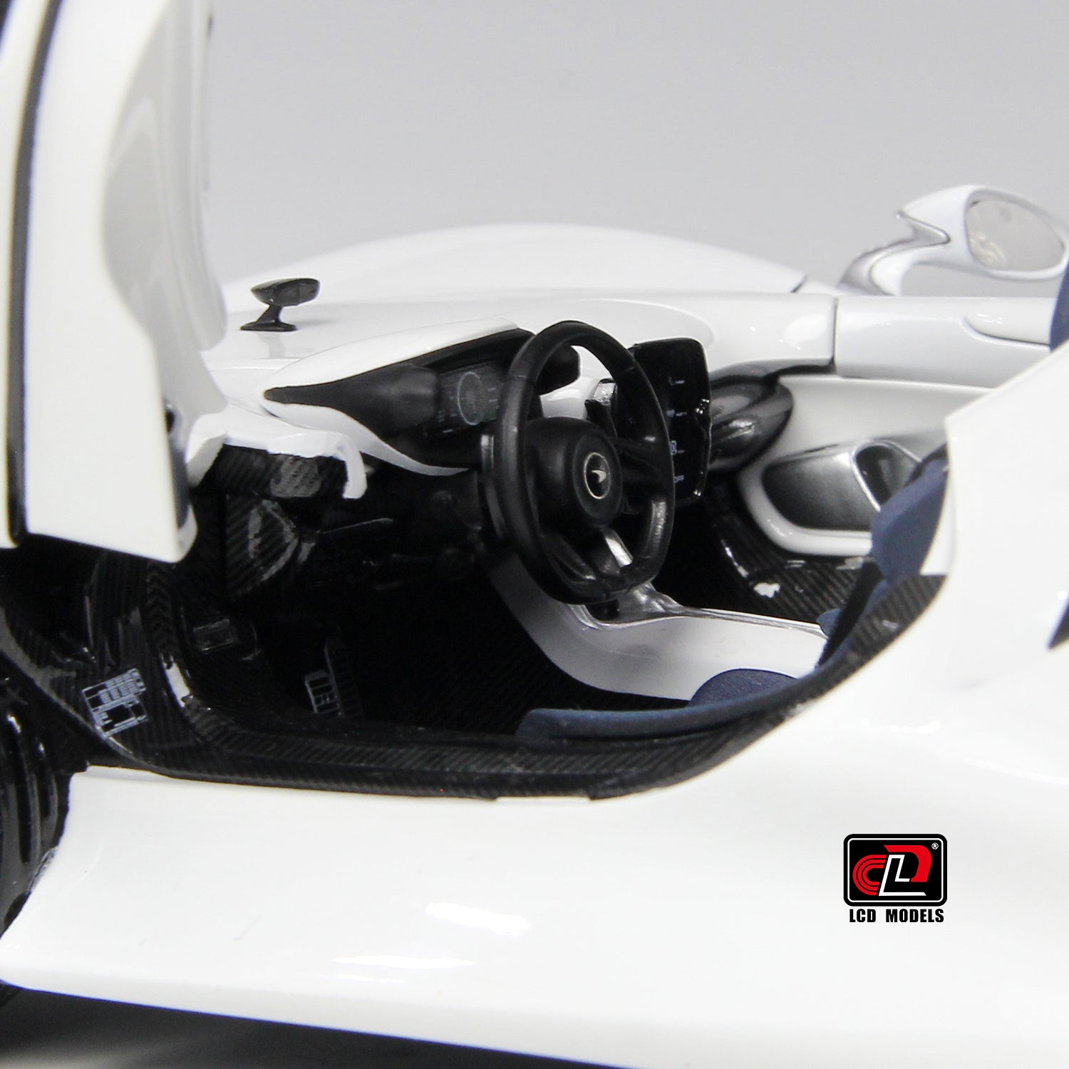 Preorder] LCD 1:18 McLaren ELVA - White LCD18015-WH – Horizon Diecast