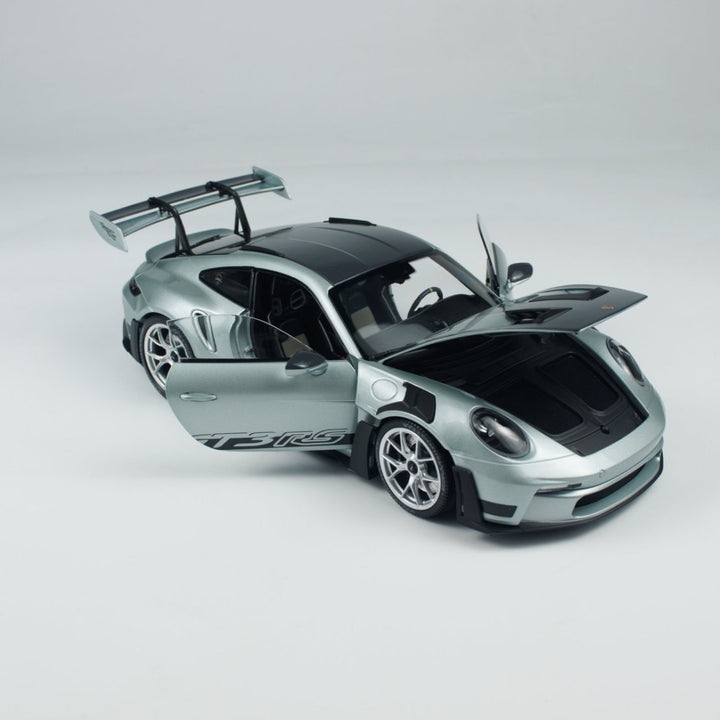 MINICHAMPS 1:18 PORSCHE 911 (992) GT3RS - 2023 - SILVER 110062044