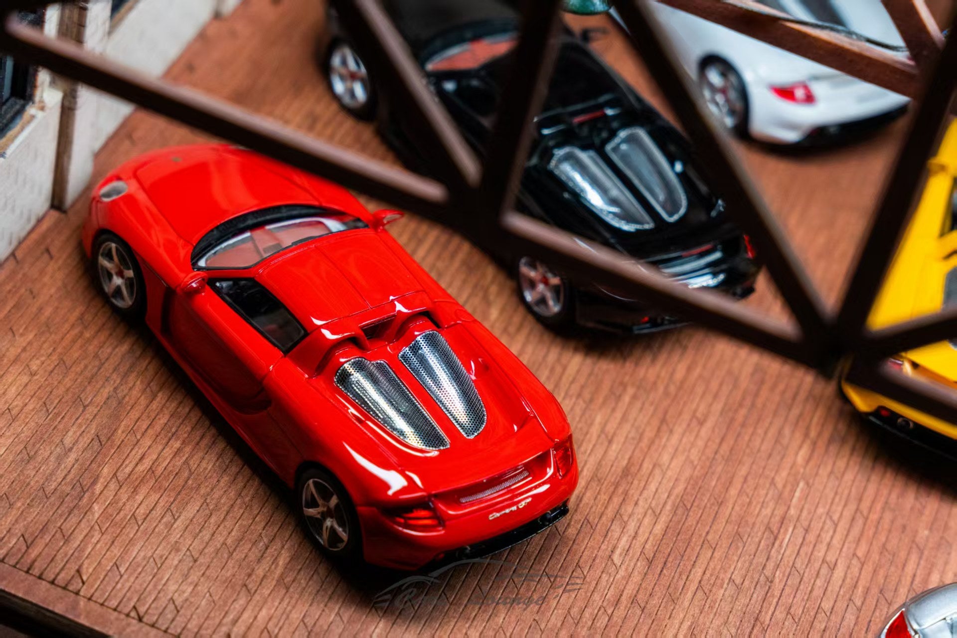 Preorder] Car's Lounge 1:64 Porsche Carrera GT (5 Colours