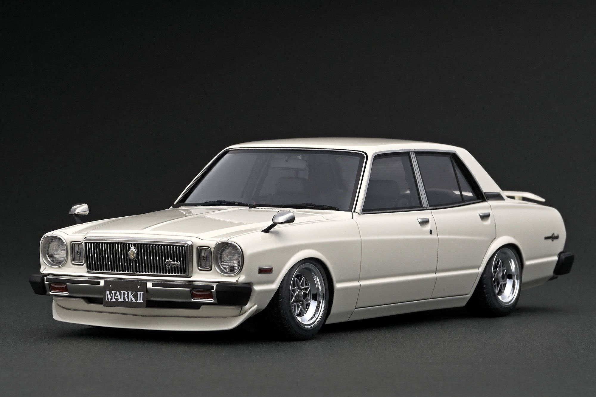 Preorder] Ignition Model 1:18 Toyota MarkⅡ Sedan Grande (MX41