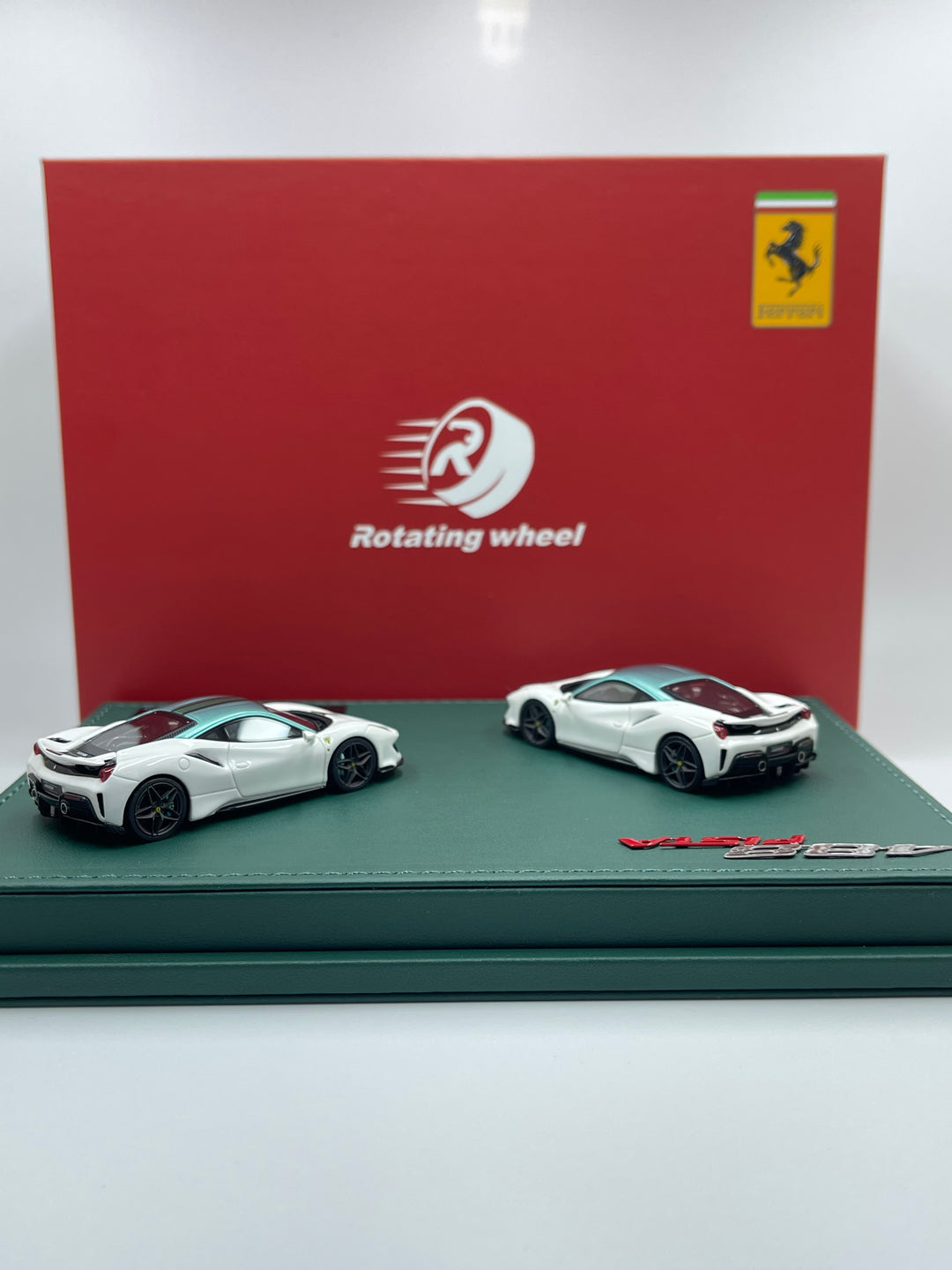[Preorder] Rotating Wheel 1:64 Ferrari 488 Pista (2 Versions)