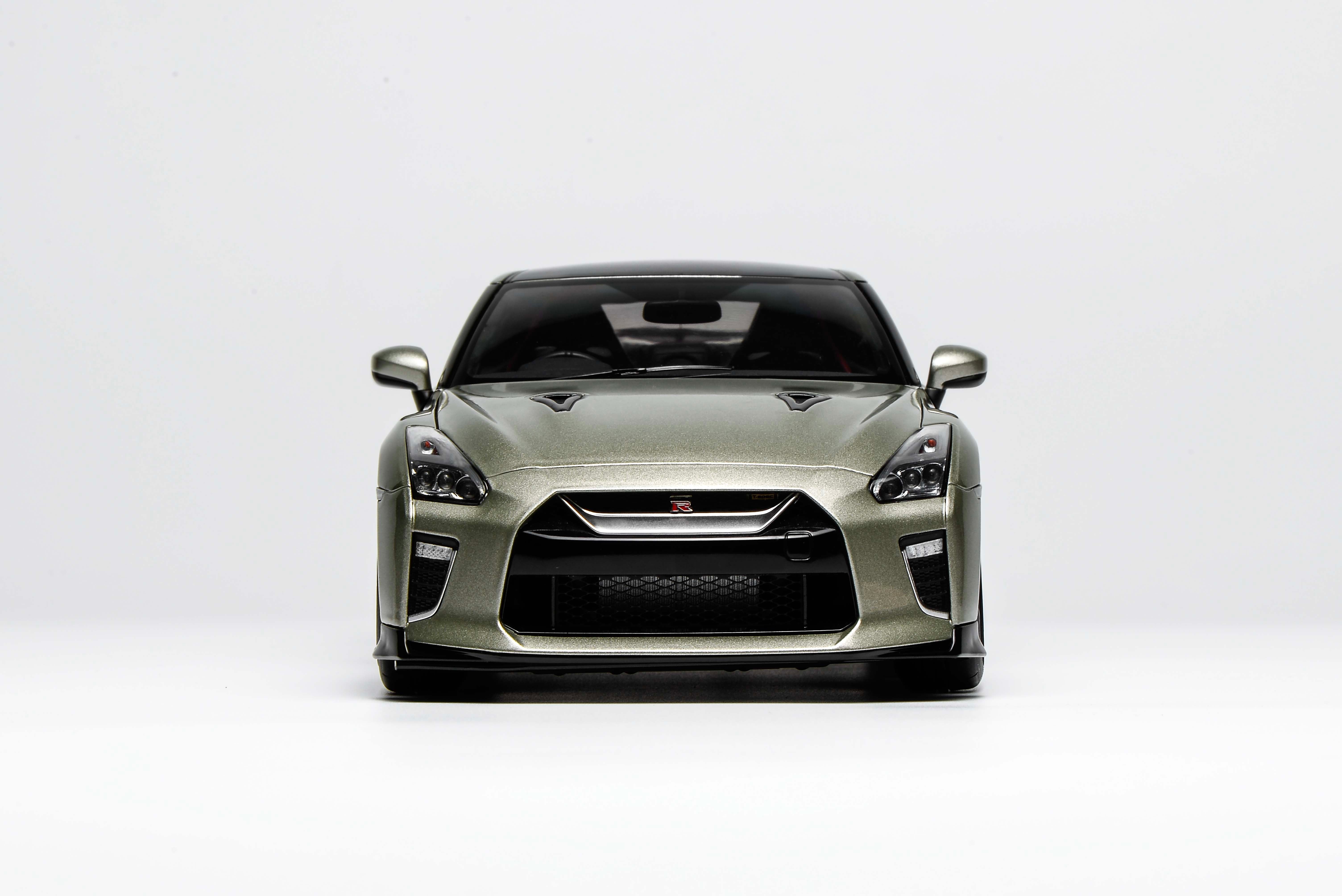 Motorhelix 1:18 Nissan GT-R (R35) Track Edition Engineered by