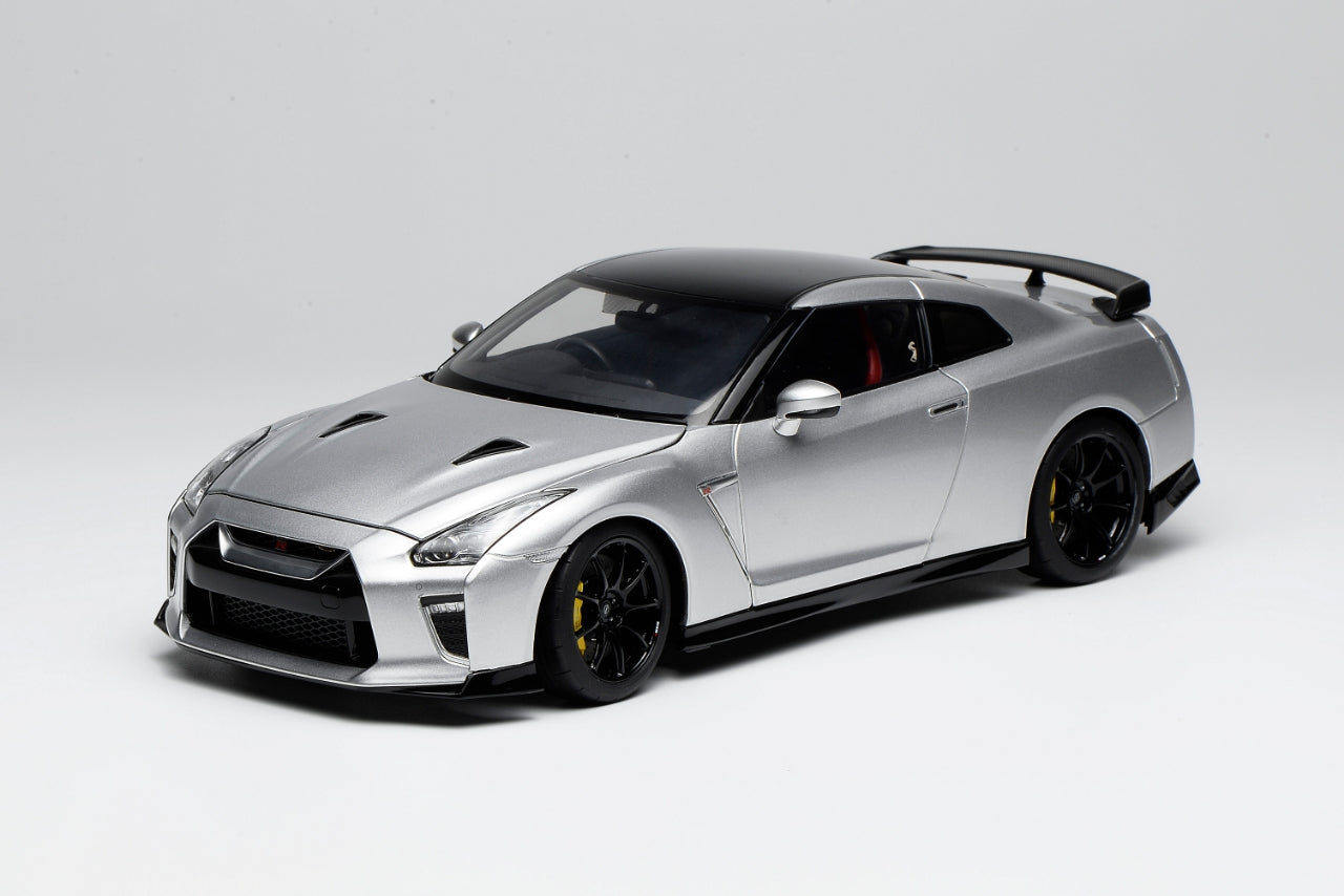 Preorder] Motorhelix 1:18 Nissan GT-R (R35) Track Edition